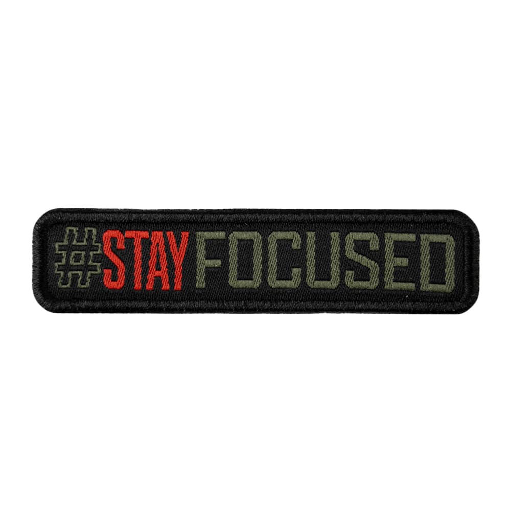 Patch SIGNATURE STAY FOCUSED brodé vert olive/rouge
