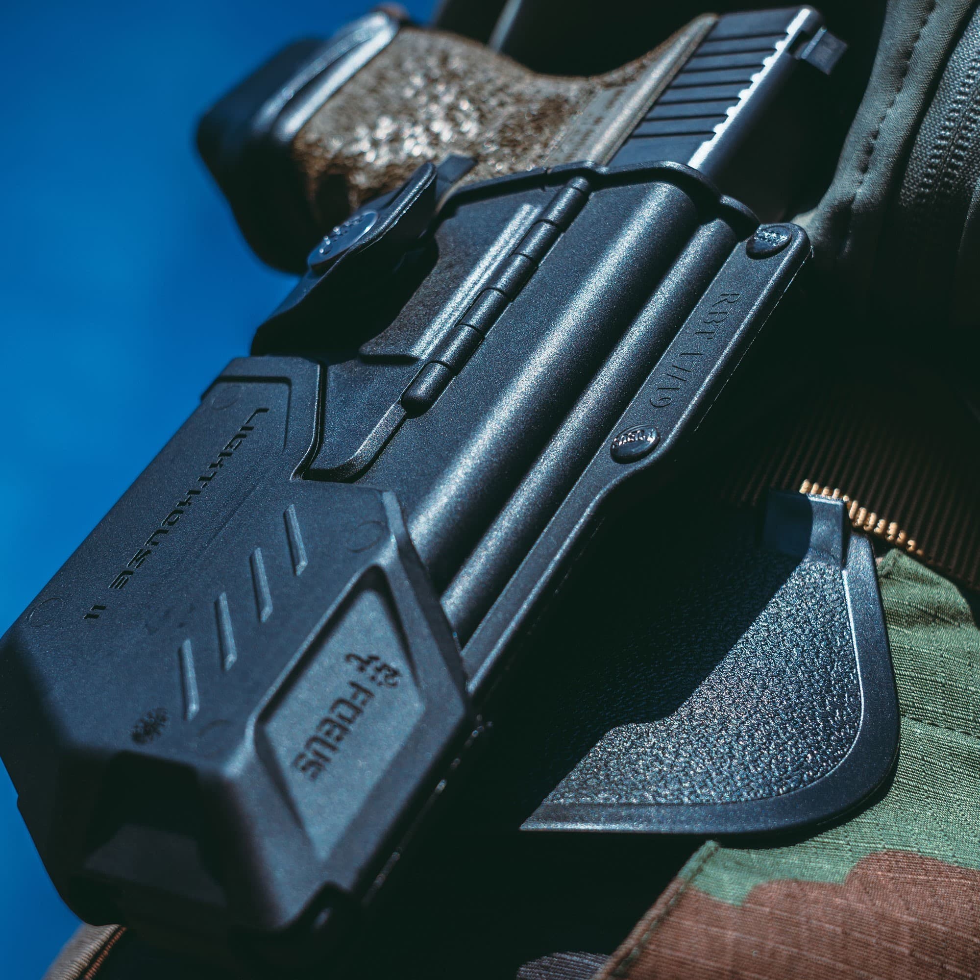 Holster rigide rotatif Fobus pour Glock 19/23/32 avec Lighthouse II et III