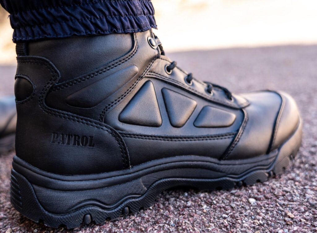 Rangers Mi-Hautes Full Cuir Waterproof – Chaussures d’Intervention Résistantes