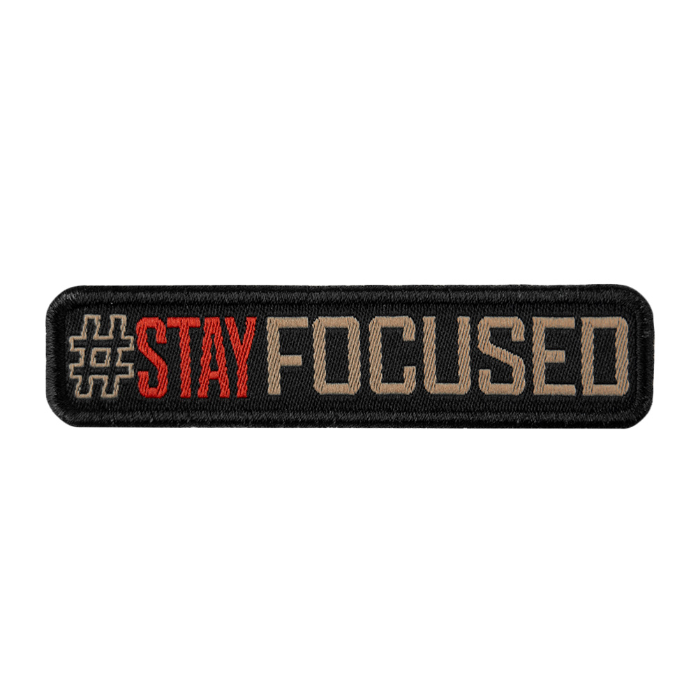 Patch SIGNATURE STAY FOCUSED brodé tan/rouge